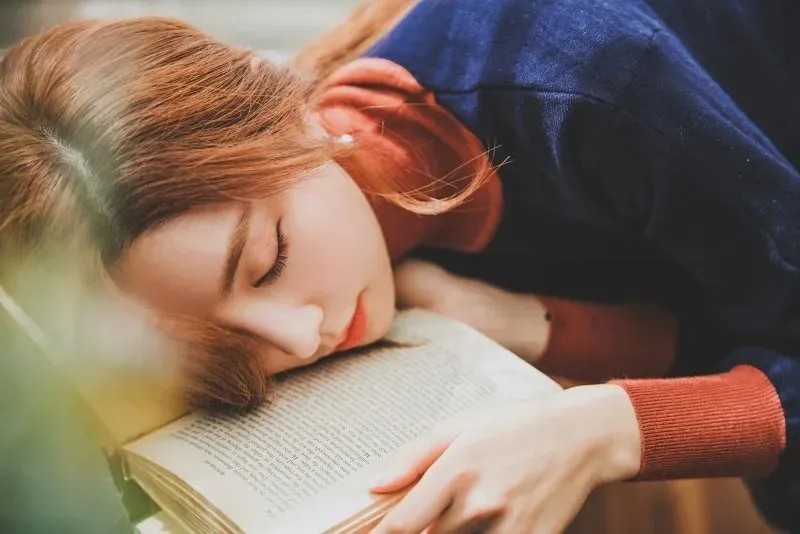 Avatar cô đơn nữ cute mang đến sự dễ thương và gần gũi Avatar cô đơn nữ cute mang đến sự dễ thương và gần gũi