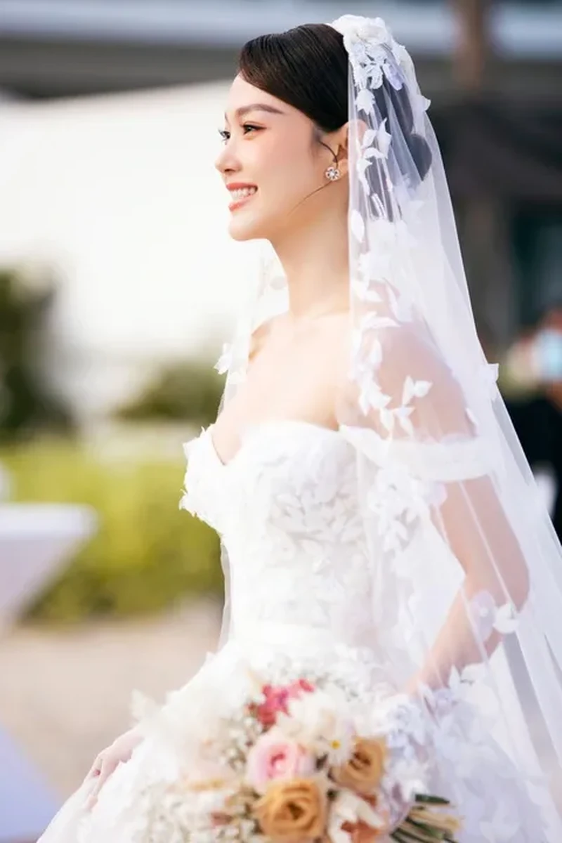 Diễn viên Minh Hằng sinh năm bao nhiêu là câu hỏi được nhiều người tìm kiếm