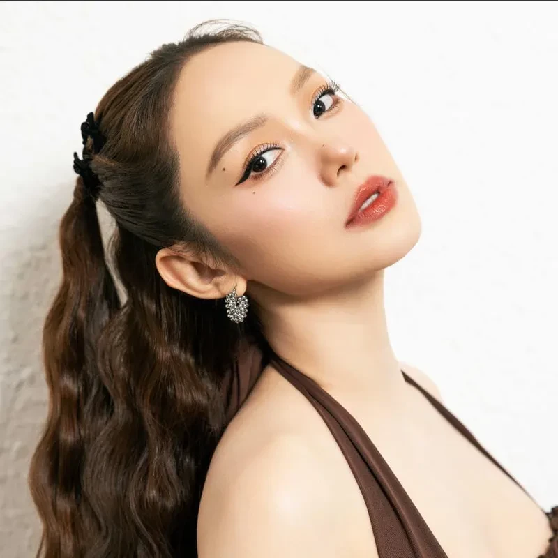 Minh Hằng diễn viên ngày sinh là 22 tháng 4 năm 1987