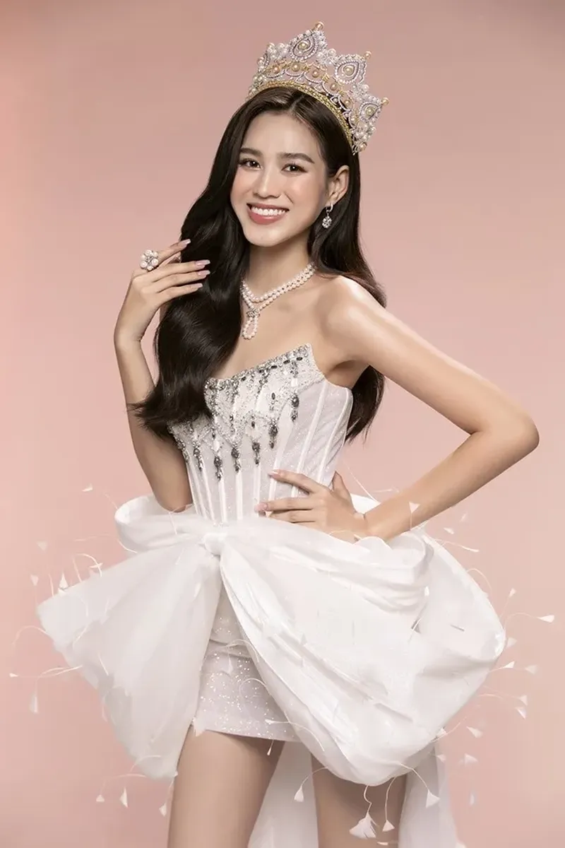 Đỗ Thị Hà chung kết Miss World 2021 thể hiện sự tự tin Đỗ Thị Hà chung kết Miss World 2021 thể hiện sự tự tin