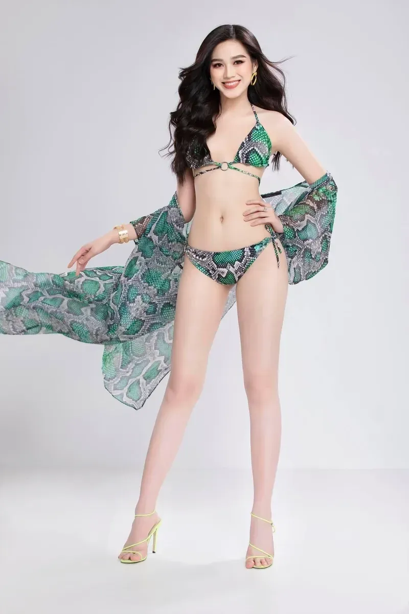 Đỗ Thi Hà bikini mang đến vẻ đẹp tươi sáng và năng động Đỗ Thi Hà bikini mang đến vẻ đẹp tươi sáng và năng động