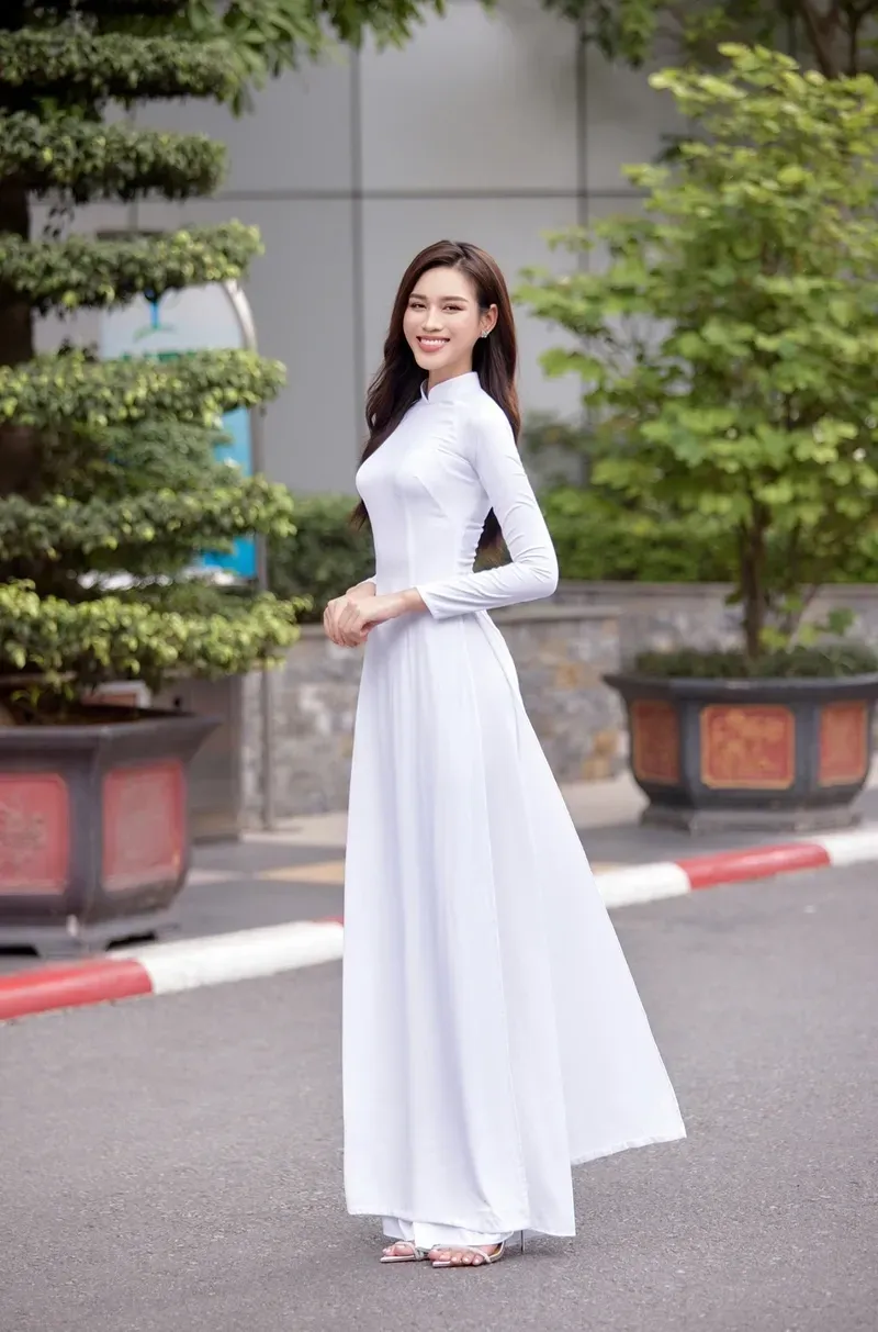 Áo dài rau má Đỗ Thị Hà mang đến vẻ đẹp truyền thống Áo dài rau má Đỗ Thị Hà mang đến vẻ đẹp truyền thống