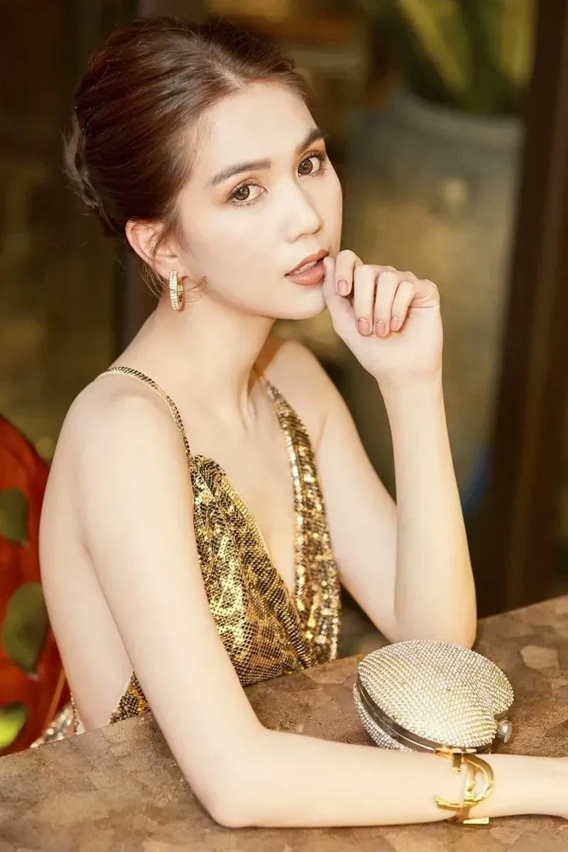 Ngọc Trinh khoe thân hình quyến rũ trong bộ ảnh mới Ngọc Trinh khoe thân hình quyến rũ trong bộ ảnh mới