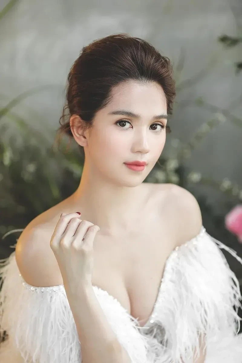 Tiểu sử nữ hoàng nội y Ngọc Trinh đầy ấn tượng và cảm hứng Tiểu sử nữ hoàng nội y Ngọc Trinh đầy ấn tượng và cảm hứng