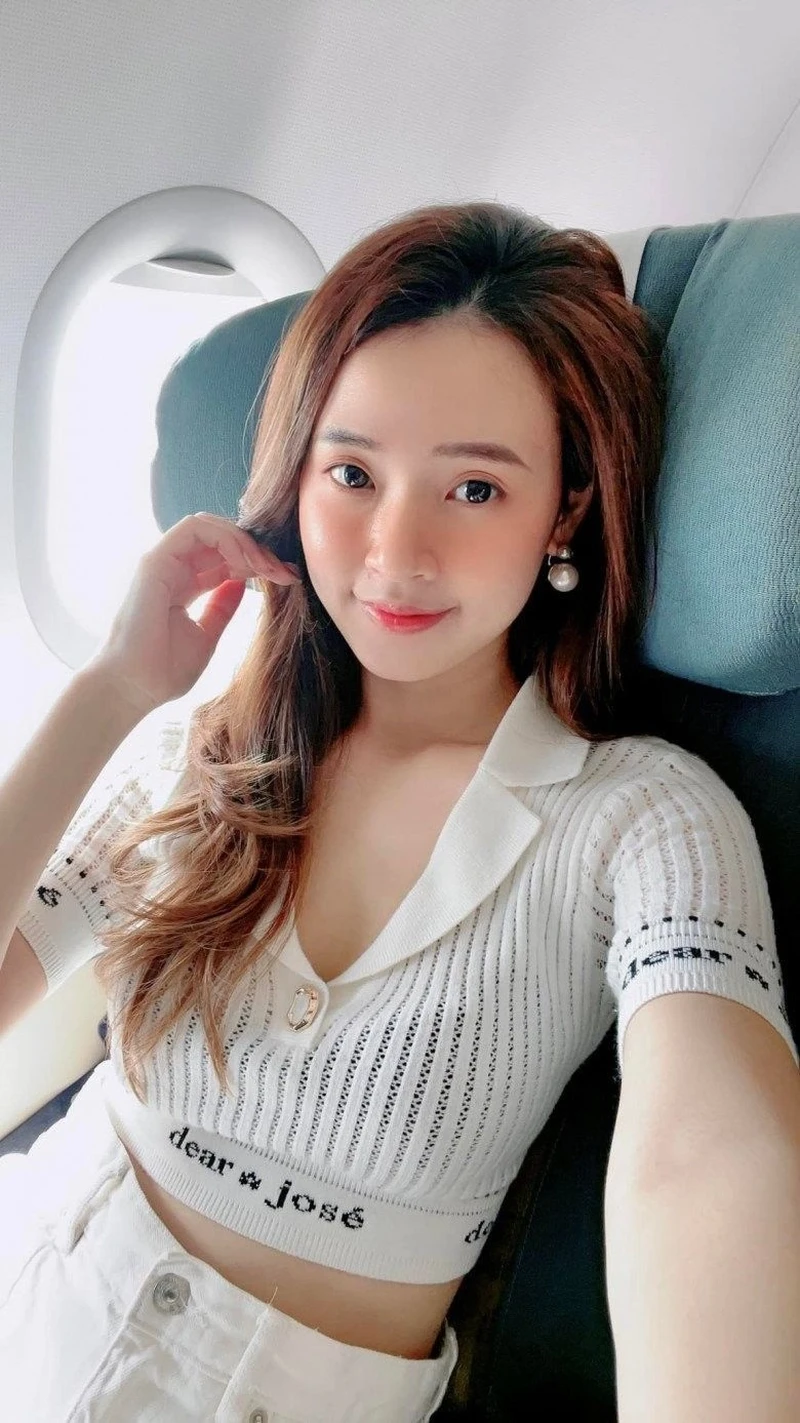 Midu yêu ai là câu hỏi được nhiều fan quan tâm Midu yêu ai là câu hỏi được nhiều fan quan tâm