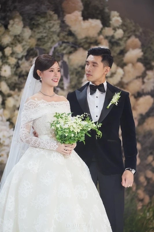 Midu cười luôn mang đến sự tươi vui và năng lượng tích cực Midu cười luôn mang đến sự tươi vui và năng lượng tích cực