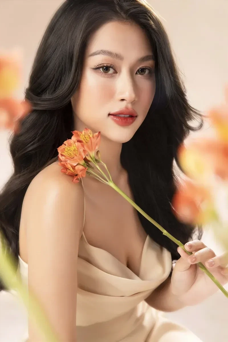 Bộ ảnh đẹp của Thiên Ân trong những khoảnh khắc đời thường Bộ ảnh đẹp của Thiên Ân trong những khoảnh khắc đời thường