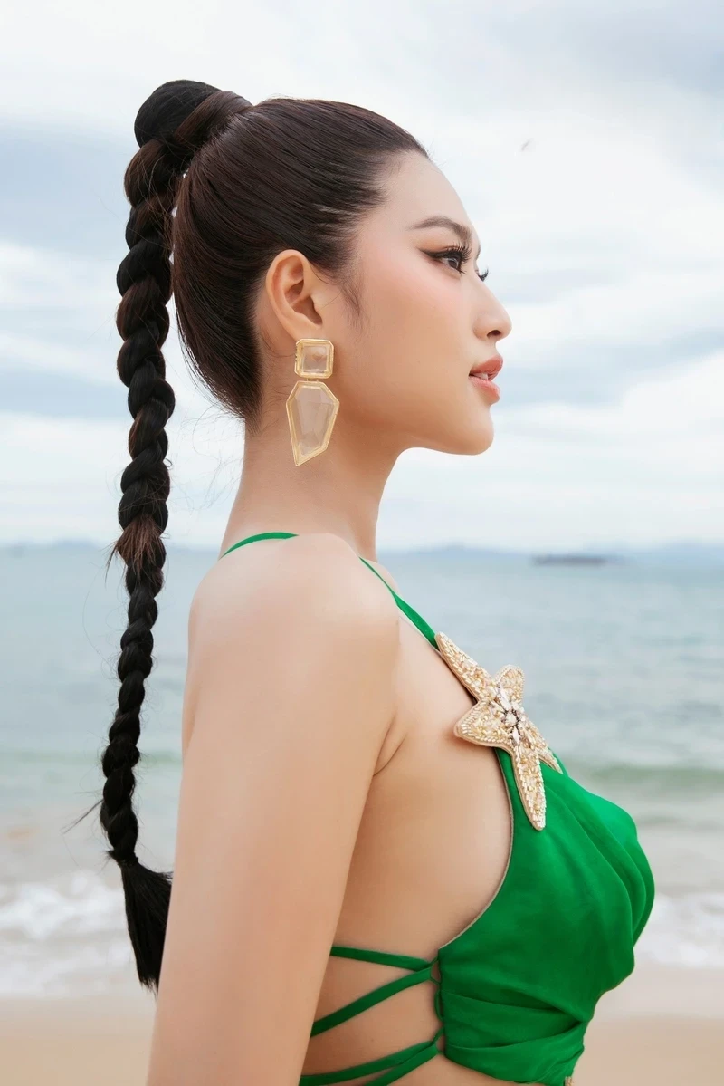 Chiếc vương miện danh giá của Thiên Ân sau khoảnh khắc đăng quang Chiếc vương miện danh giá của Thiên Ân sau khoảnh khắc đăng quang