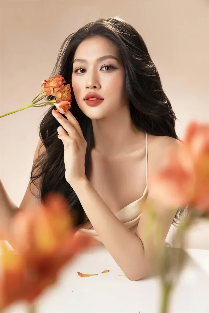 Thiên Ân khoe vóc dáng chuẩn trong phần thi áo tắm Thiên Ân khoe vóc dáng chuẩn trong phần thi áo tắm