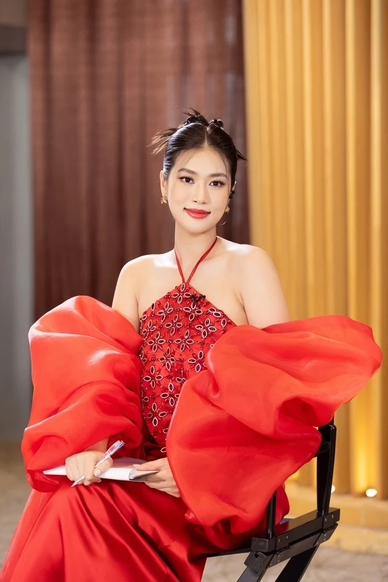 Đoàn Thiên Ân ghi dấu ấn với màn thi áo tắm đầy quyến rũ Đoàn Thiên Ân ghi dấu ấn với màn thi áo tắm đầy quyến rũ