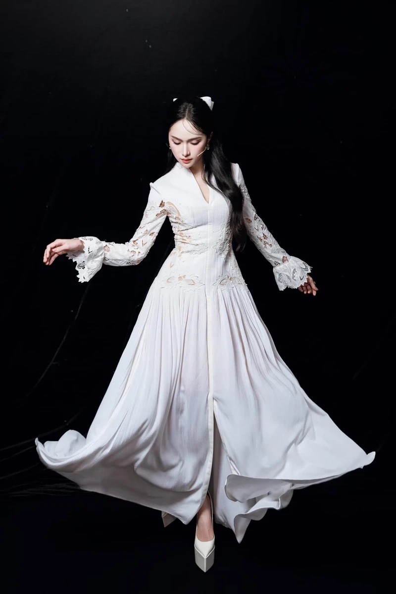 Hương Giang Idol chuyển giới là một trong những câu chuyện truyền cảm hứng Hương Giang Idol chuyển giới là một trong những câu chuyện truyền cảm hứng