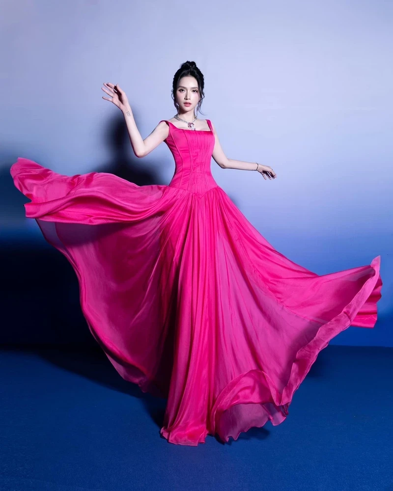 Hương Giang Idol trước khi chuyển giới là một phần không thể quên Hương Giang Idol trước khi chuyển giới là một phần không thể quên