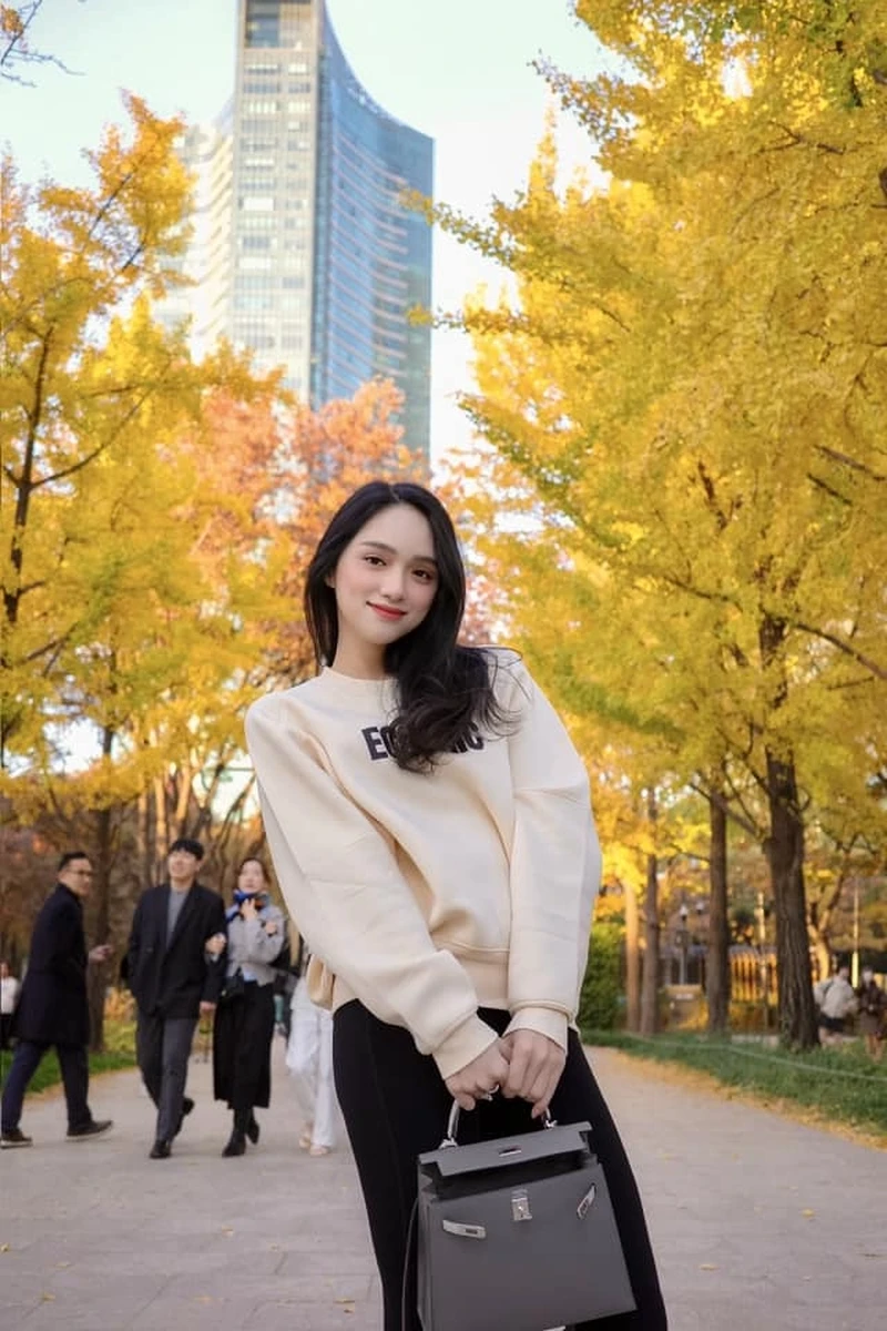 Hương Giang Đình Tú là một trong những người bạn thân thiết của cô Hương Giang Đình Tú là một trong những người bạn thân thiết của cô