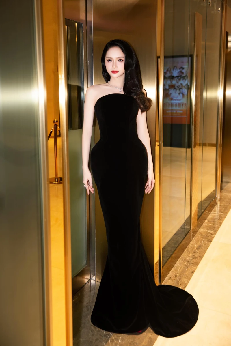 Hương Giang Idol hoa hậu chuyển giới luôn thu hút sự chú ý Hương Giang Idol hoa hậu chuyển giới luôn thu hút sự chú ý