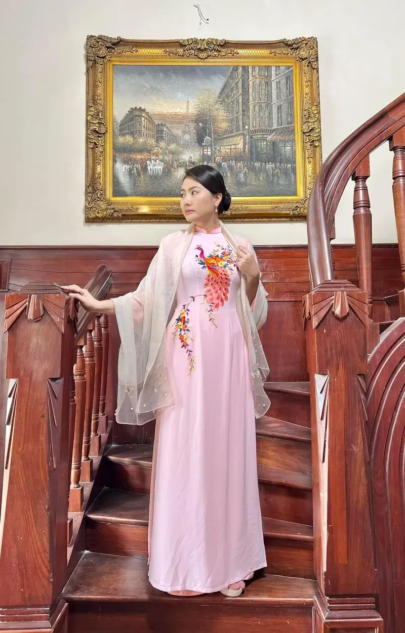 Ngoc Lan là một trong những diễn viên nổi bật trong làng giải trí Ngoc Lan là một trong những diễn viên nổi bật trong làng giải trí