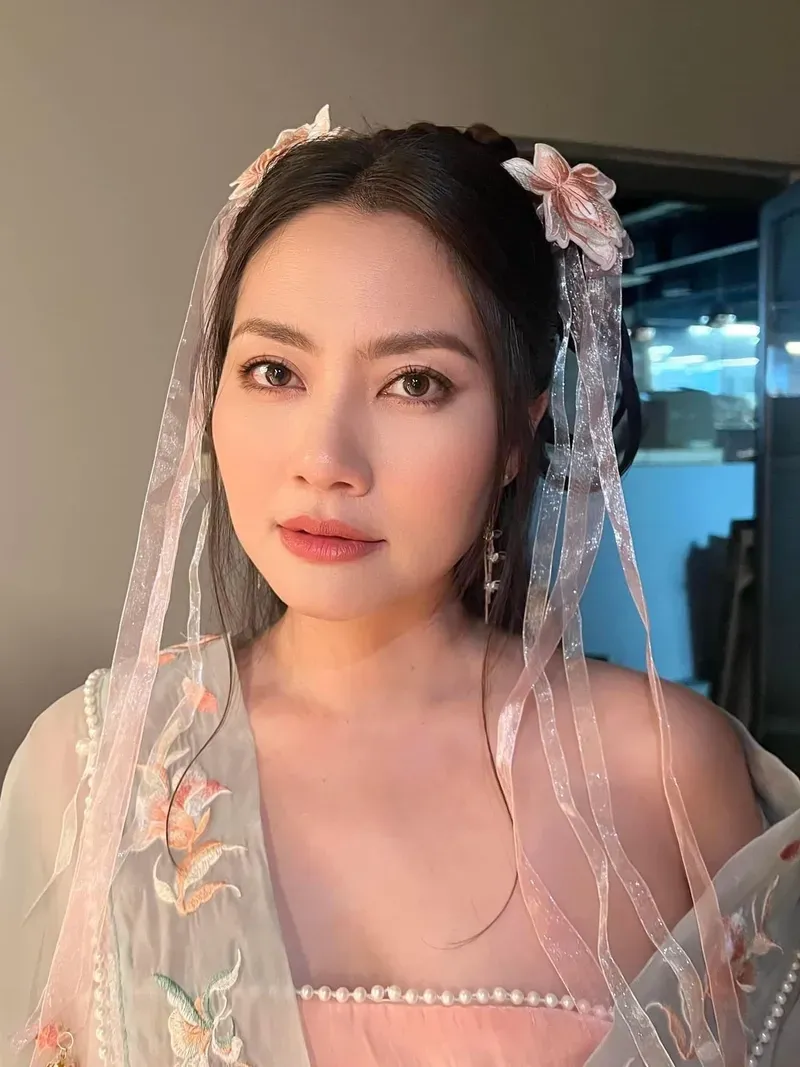 Ngoc Lan 8236 là một trong những sản phẩm nổi bật của cô Ngoc Lan 8236 là một trong những sản phẩm nổi bật của cô