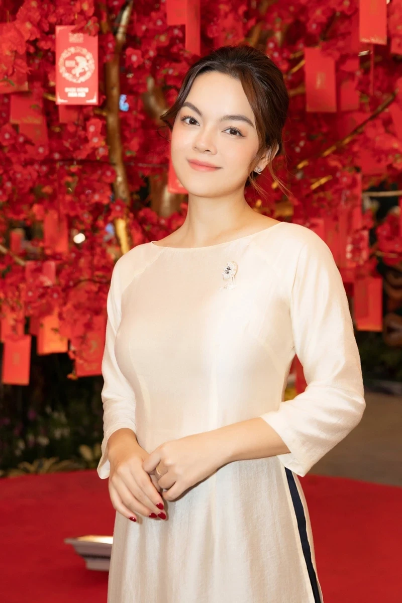 Ca sĩ Mai Quỳnh Anh là một trong những giọng ca nổi bật Ca sĩ Mai Quỳnh Anh là một trong những giọng ca nổi bật