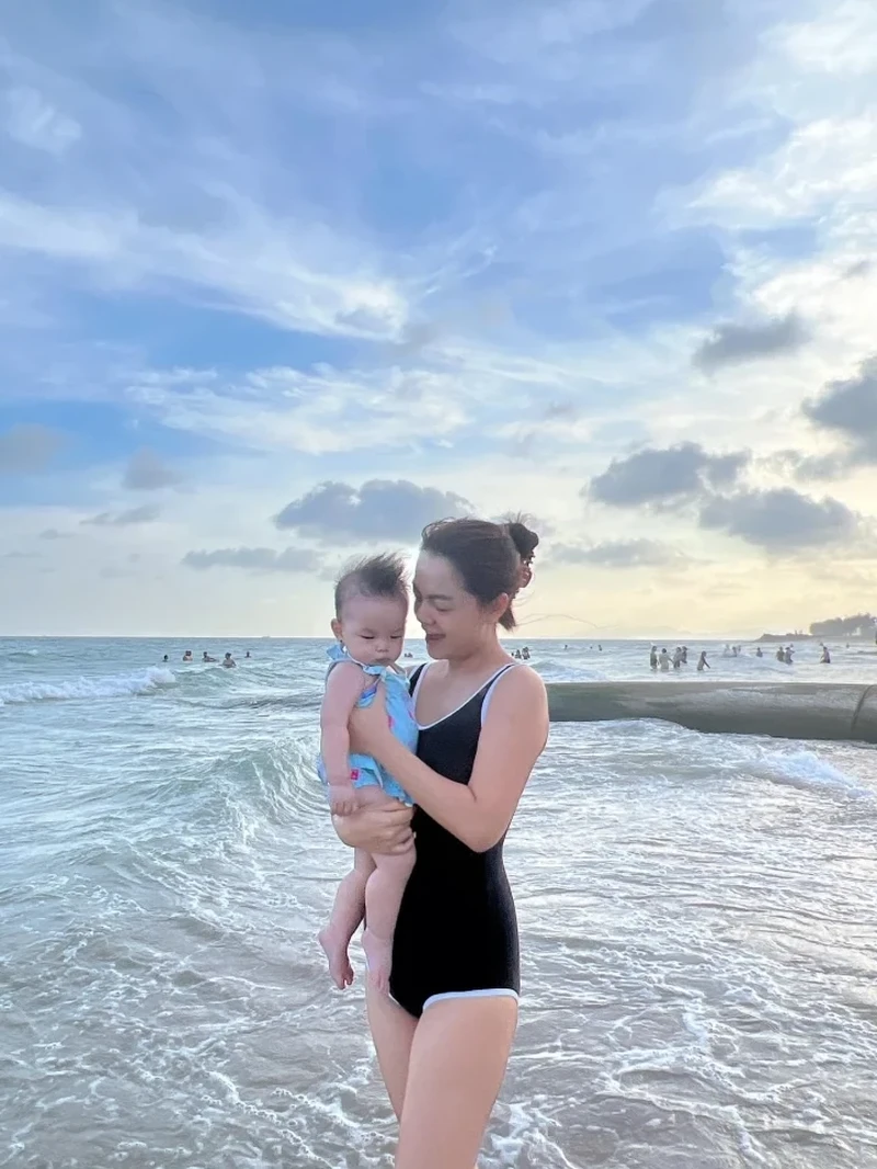 Phạm Quỳnh Anh là một trong những ca sĩ nổi bật hiện nay Phạm Quỳnh Anh là một trong những ca sĩ nổi bật hiện nay