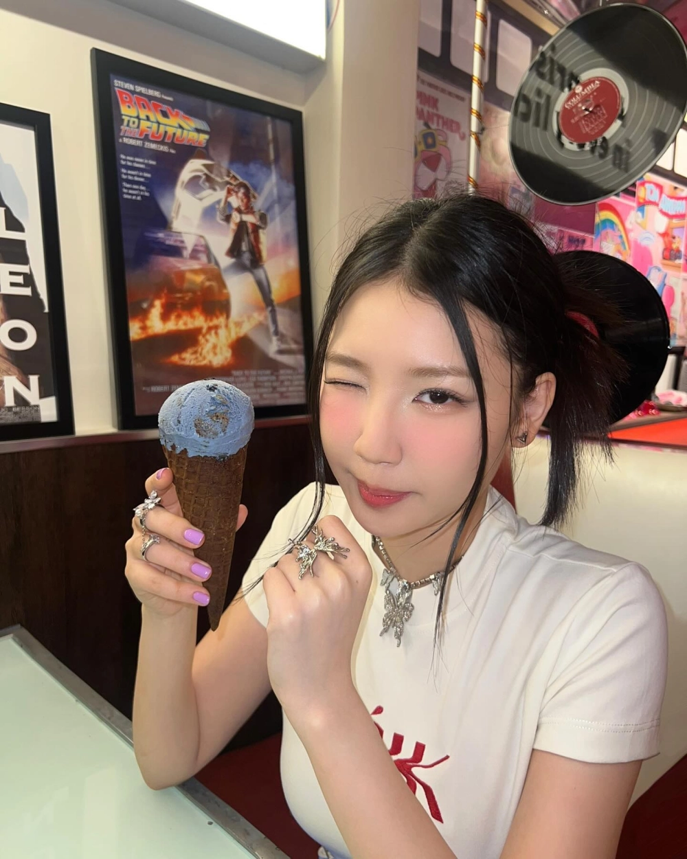 Tra cứu nhanh lyric các bài hát của Amee