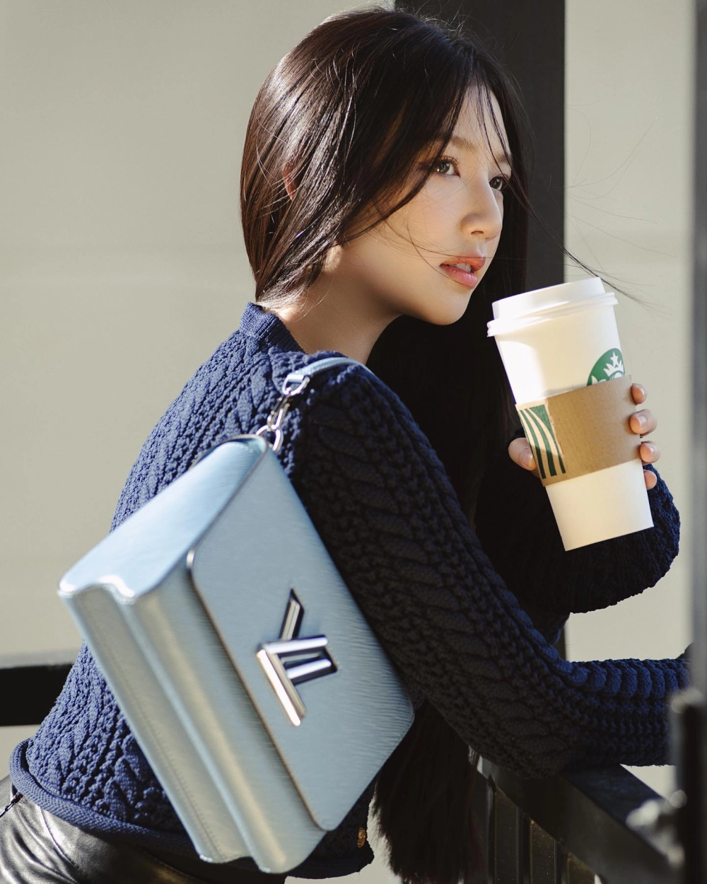 Theo dõi Amee official 09 để không bỏ lỡ hit mới