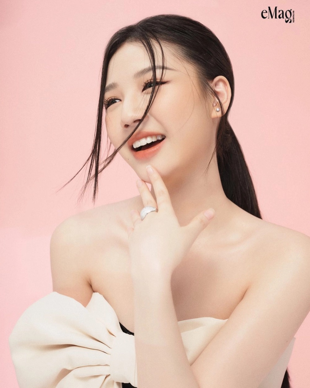 Cùng bạn bè hát karaoke Amee cực vui