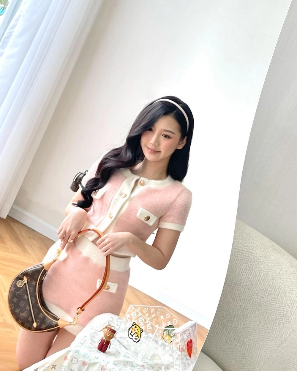 Nghe lại lời bài hát Amee Sao anh chưa về nhà đầy cảm xúc