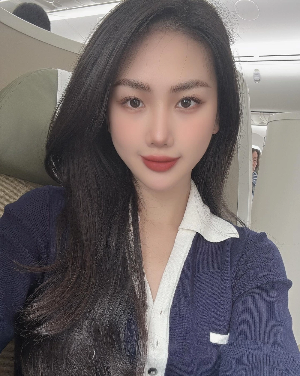 Miss Universe Vietnam 2023 Bùi Quỳnh Hoa đẹp lộng lẫy