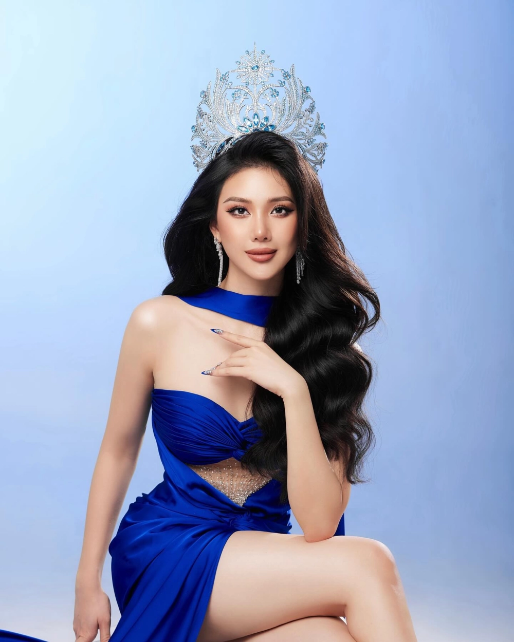 Bùi Quỳnh Hoa Miss International Queen khoe vẻ đẹp cá tính