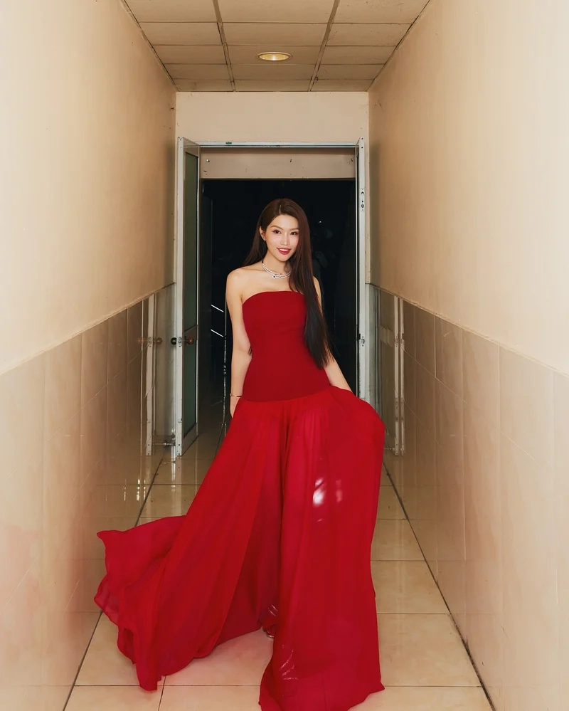 Chế Nguyễn Quỳnh Châu thi quốc tế chứng minh bản lĩnh đại diện Việt Nam