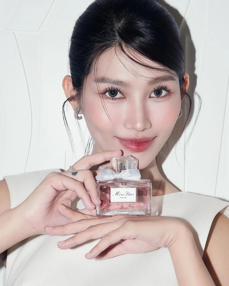 Mc Chế Nguyễn Quỳnh Châu duyên dáng dẫn dắt nhiều chương trình nổi bật