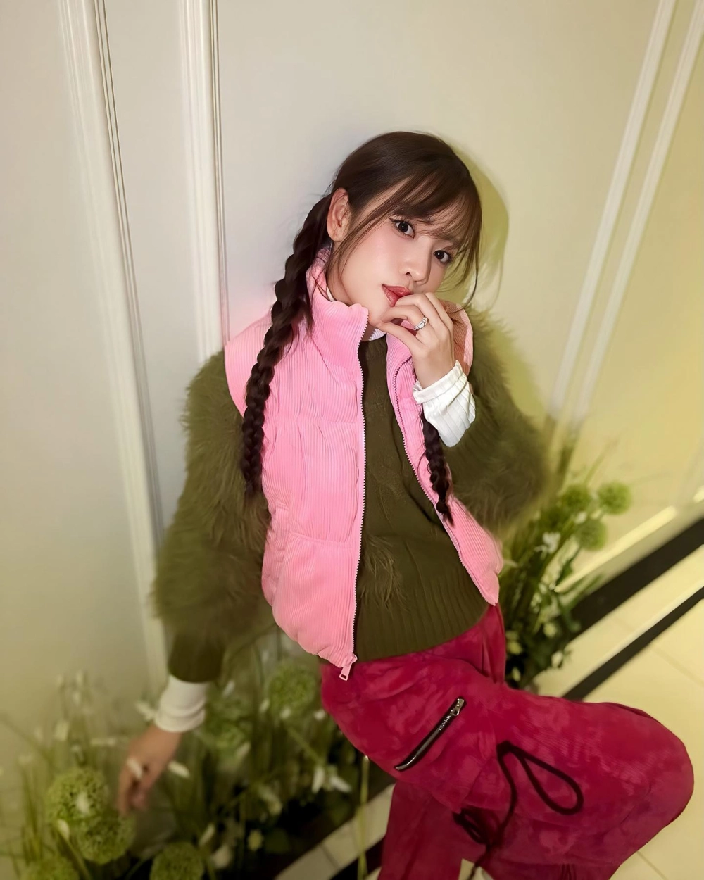 Ảnh gợi mở thông tin Puka theo đạo gì khiến fan tò mò