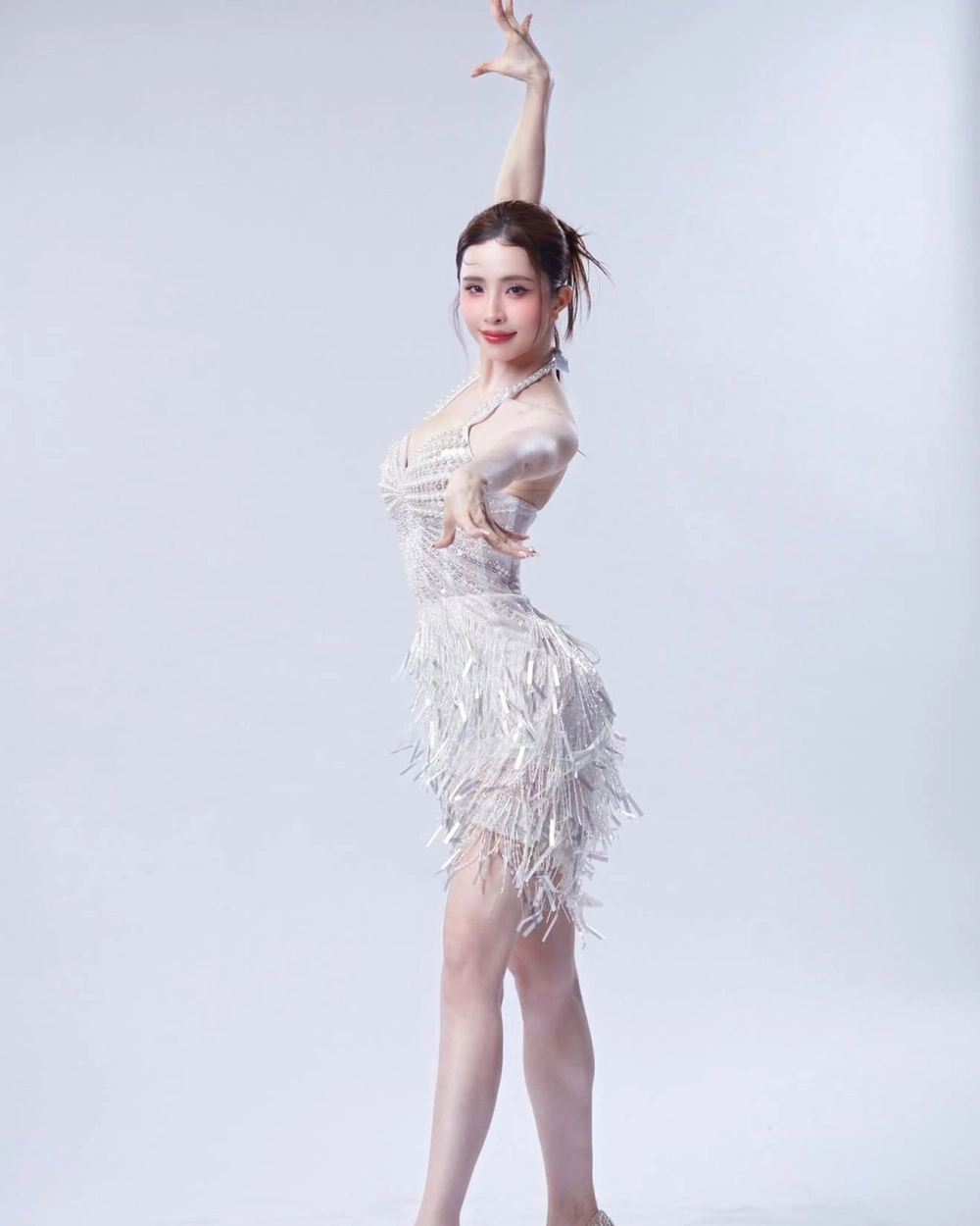 Hình ảnh Quỳnh Nga VTV xuất hiện rạng rỡ và chuyên nghiệp