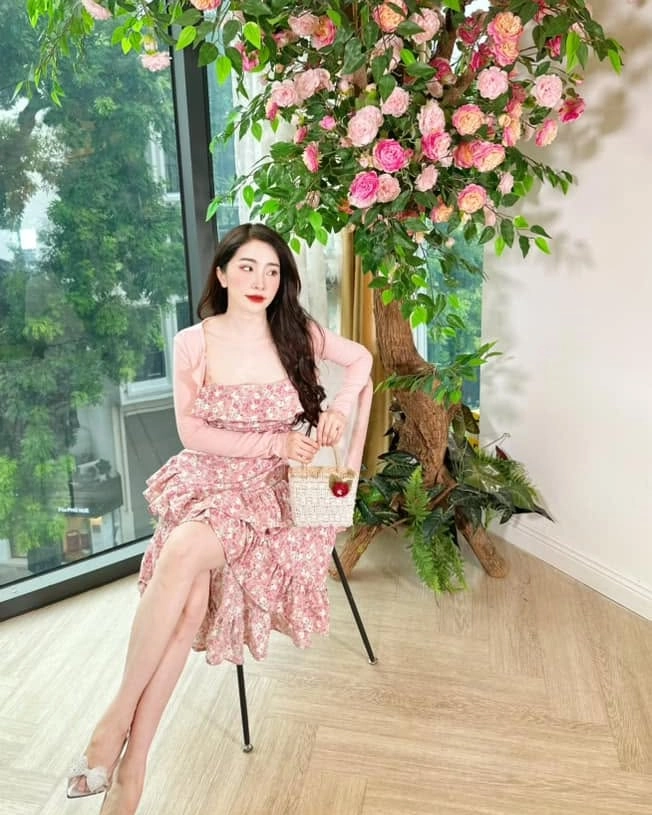 Visual chấn động của Quỳnh Nga đạp gió rẽ sóng khiến fan đứng ngồi không yên