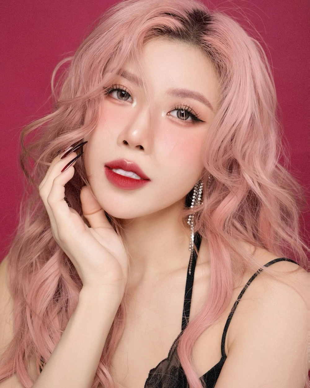 Trang Pháp sinh năm bao nhiêu? Cô sinh năm 1989 tại Paris