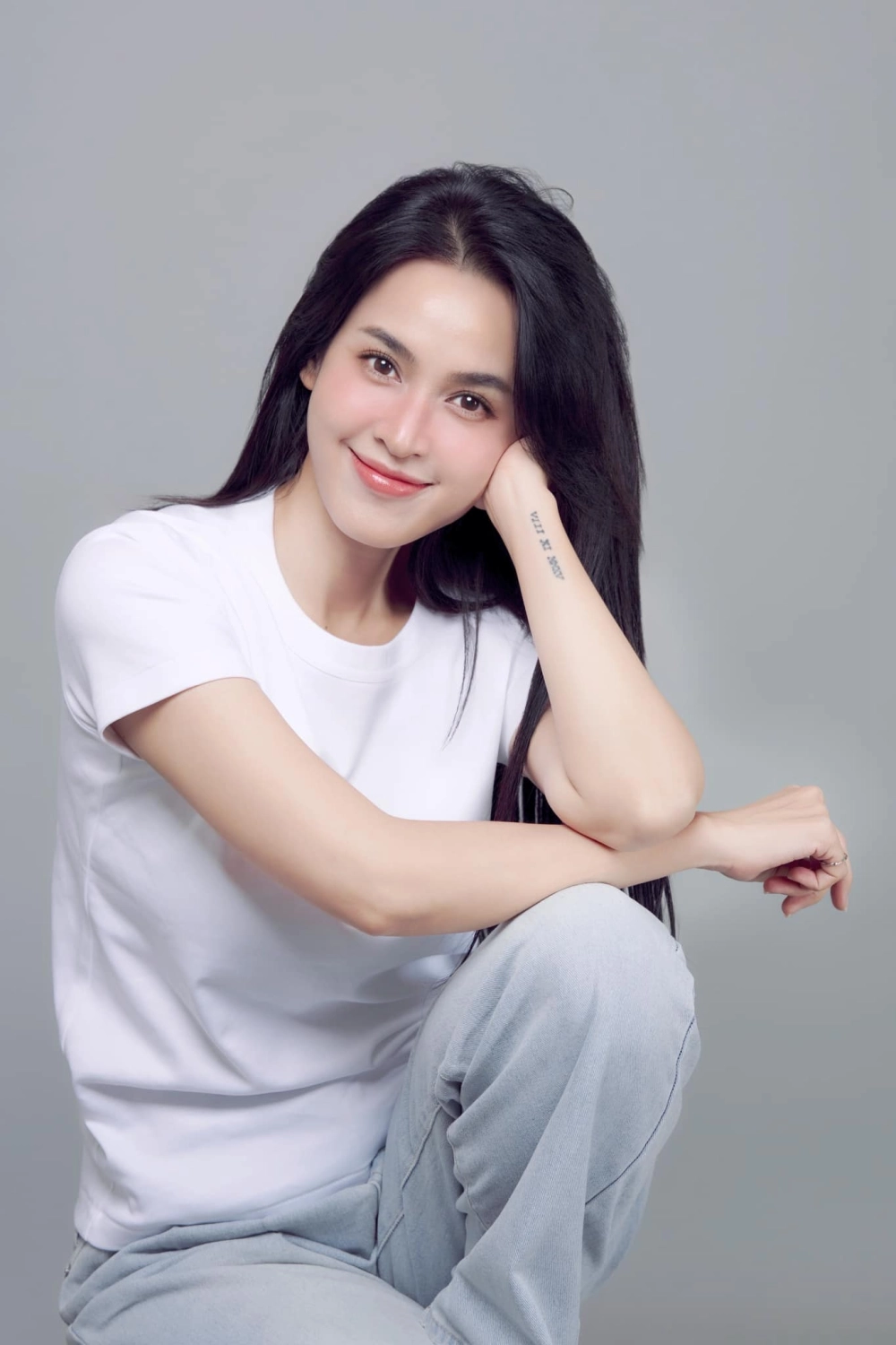 Thông tin Tú Vi sinh ngày bao nhiêu luôn được fan tìm kiếm