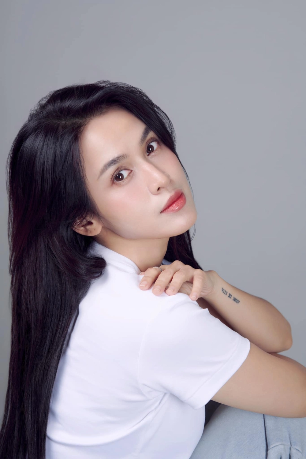 Tú Vi sinh năm 1987 luôn giữ phong độ và vẻ đẹp tự nhiên