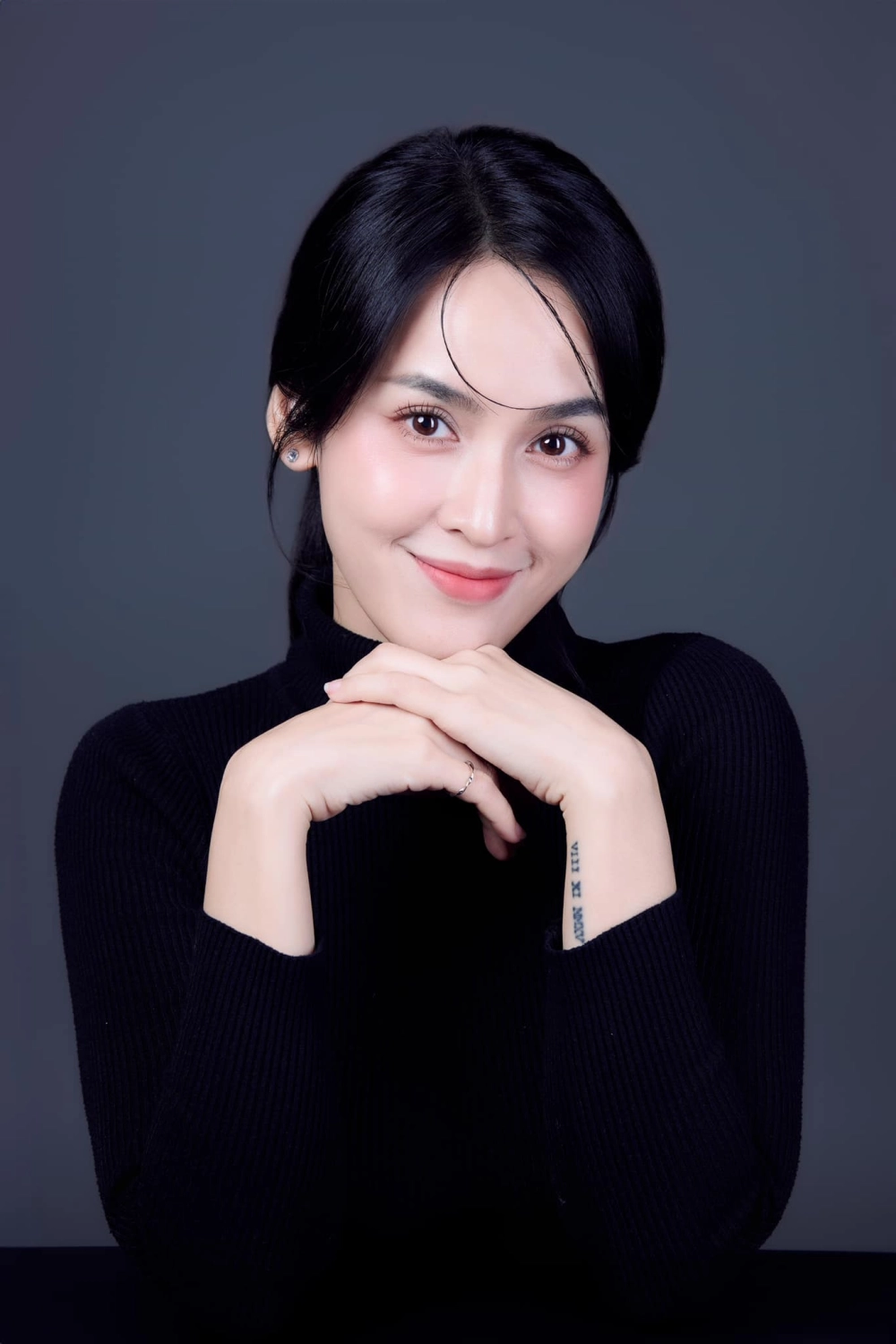 Tú Vi Chị Đẹp xuất hiện rạng rỡ trong mọi khung hình