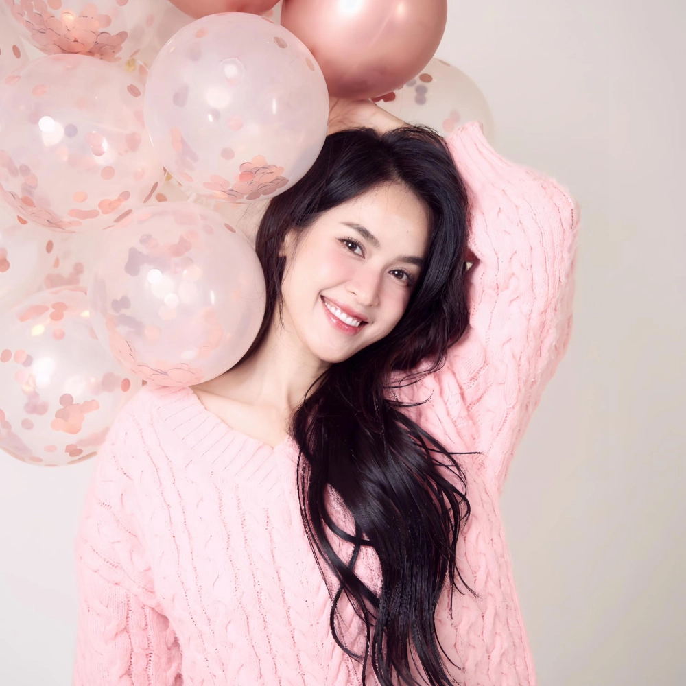 Tiểu sử Tú Vi hé lộ hành trình từ diễn viên đến người truyền cảm hứng