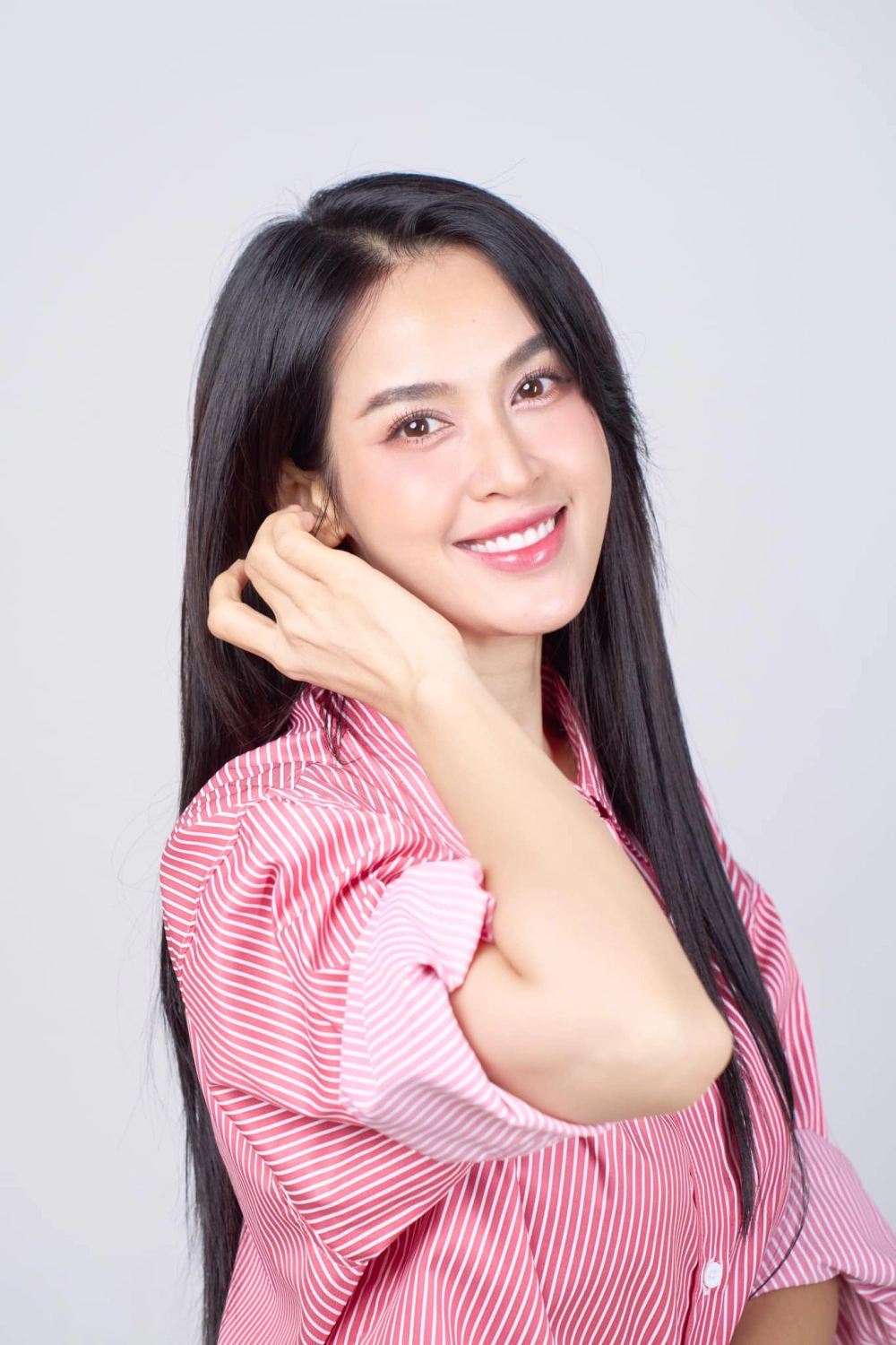 Tú Vi Chị Đẹp Đạp Gió Rẽ Sóng bùng nổ visual và tài năng cuốn hút