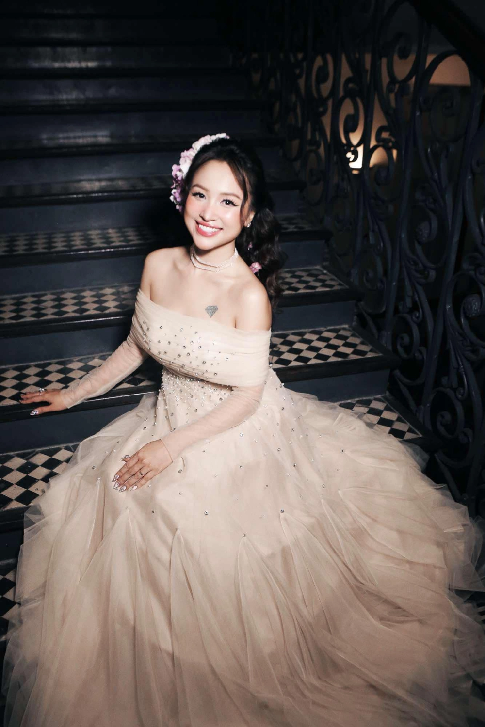 Đôi mắt Vân Hugo đầy nghị lực sau biến cố sức khỏe