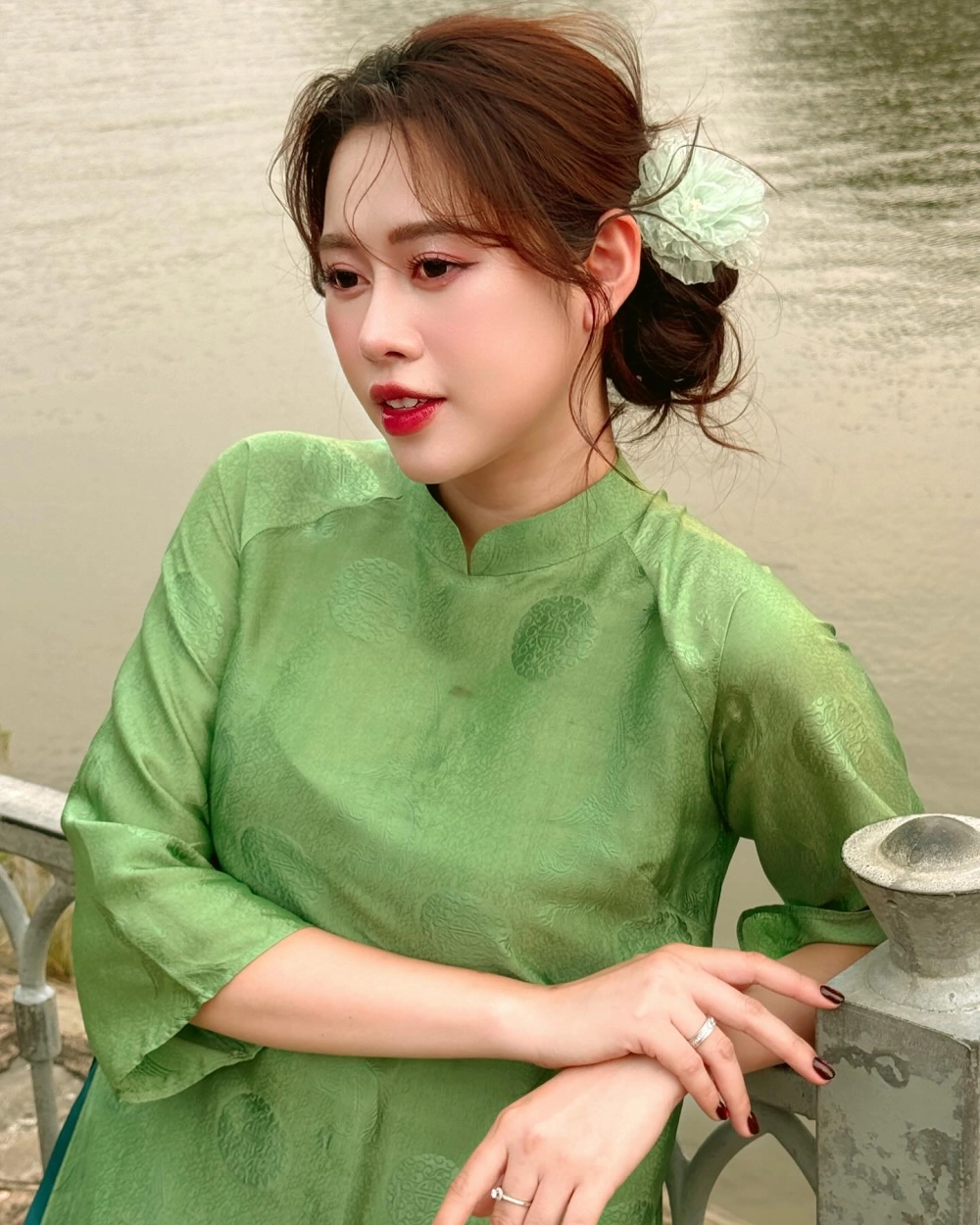 Nguyễn Việt Phương Thoa là ai mà phủ sóng mạng xã hội