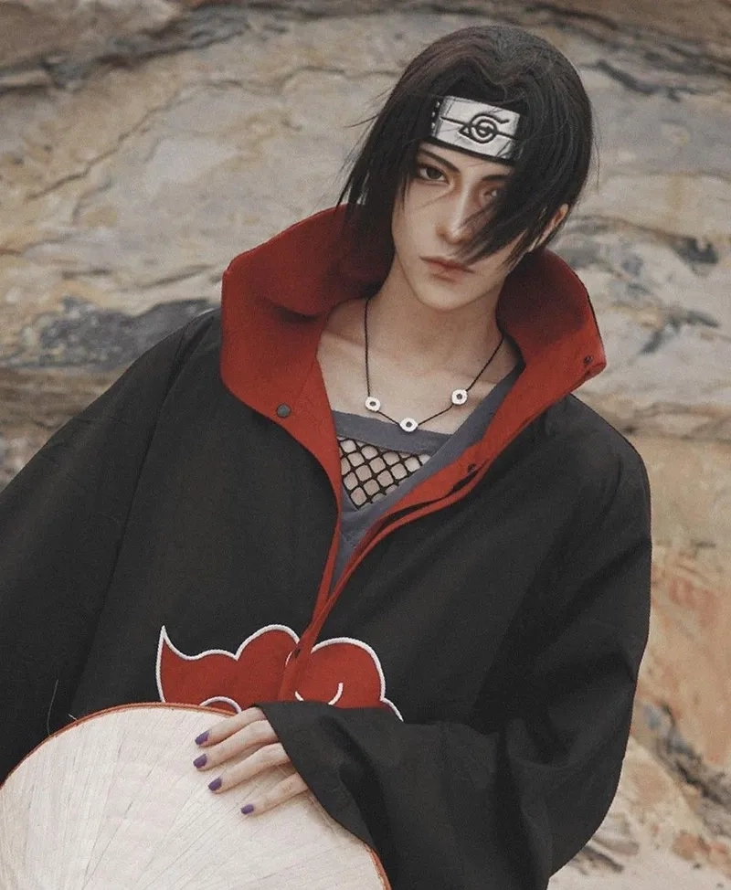 Tái hiện đậm chất qua Itachi Uchiha cosplay