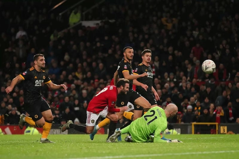 Khái Niệm Cơ Bản Về Luật Bàn Thắng Vàng