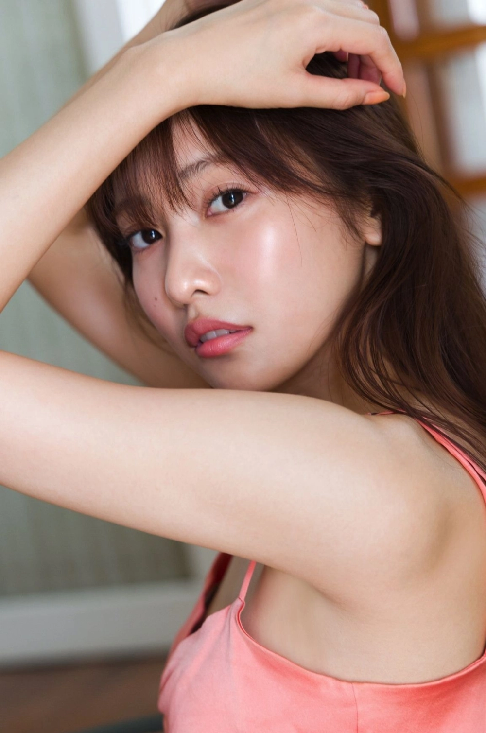 Vẻ đẹp của Hinako Sano là sự hòa quyện giữa ngọt ngào và quyến rũ