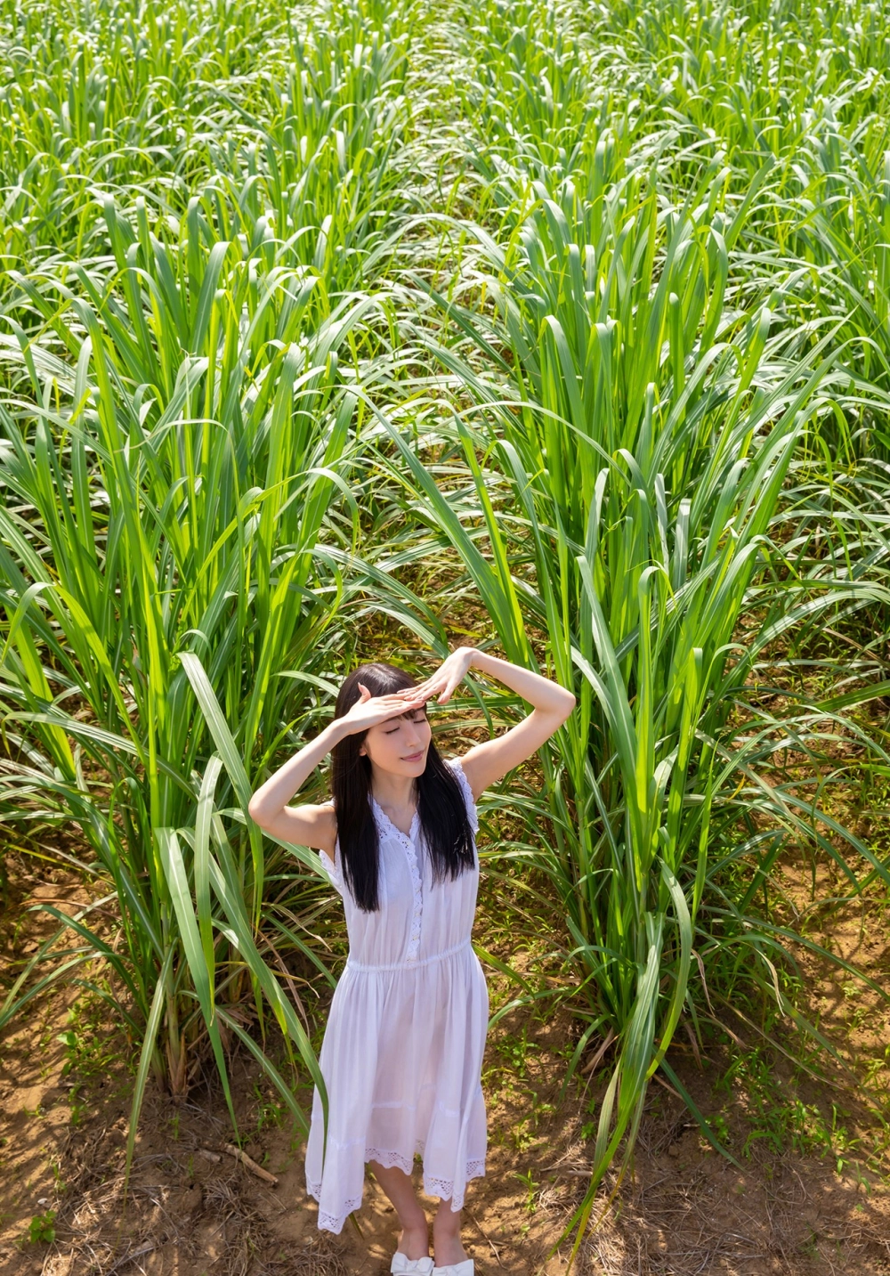 Mê hoặc mọi ánh nhìn với thần thái sexy của Kaede Karen