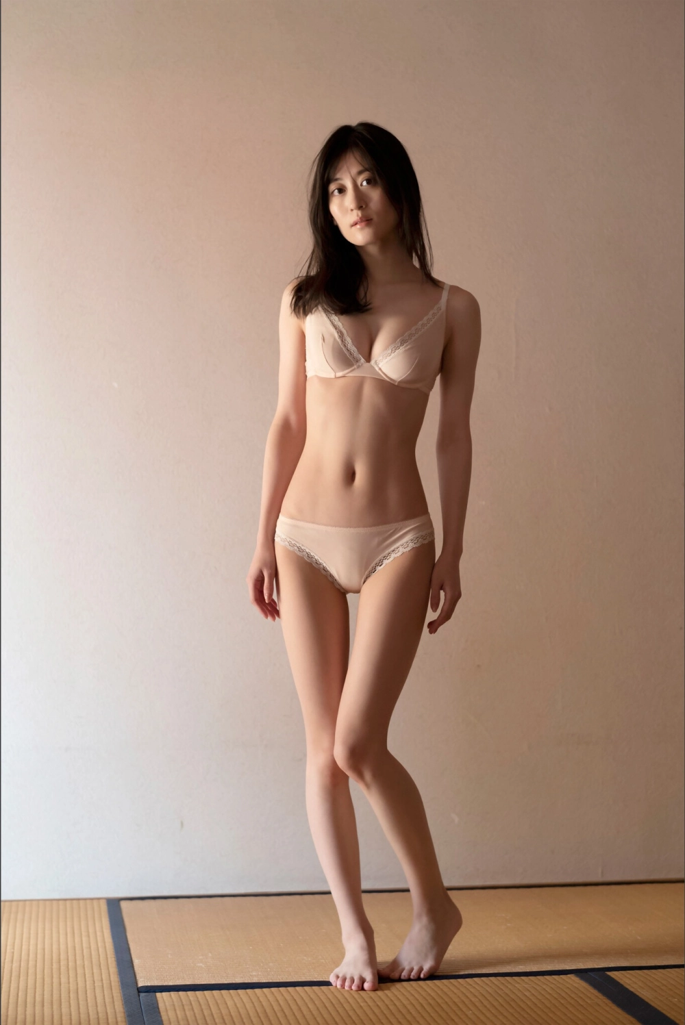 Kami Nishie khiến mọi trái tim rung động vì quá cuốn hút