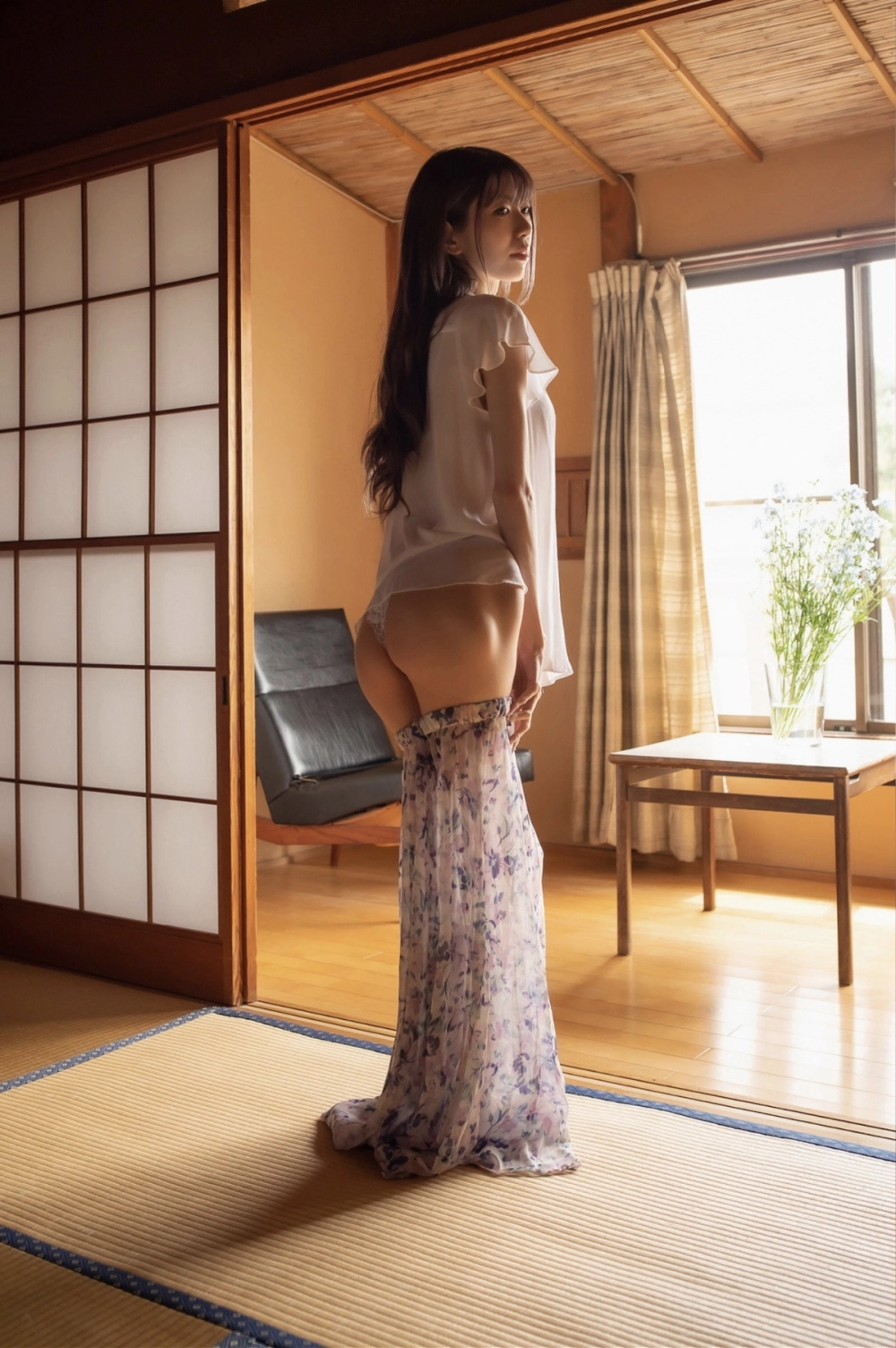 Miyuki Arisaka sexy nóng bỏng khiến ai cũng phải ngoái nhìn