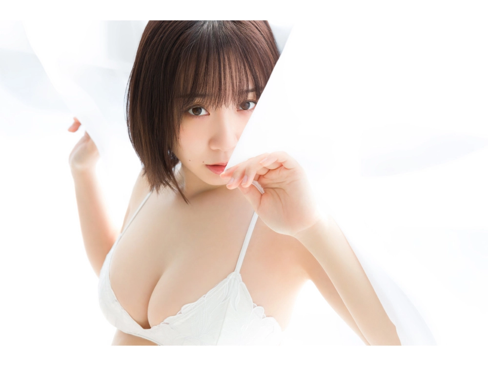 Moe Iori nóng bỏng và cuốn hút trong từng khoảnh khắc