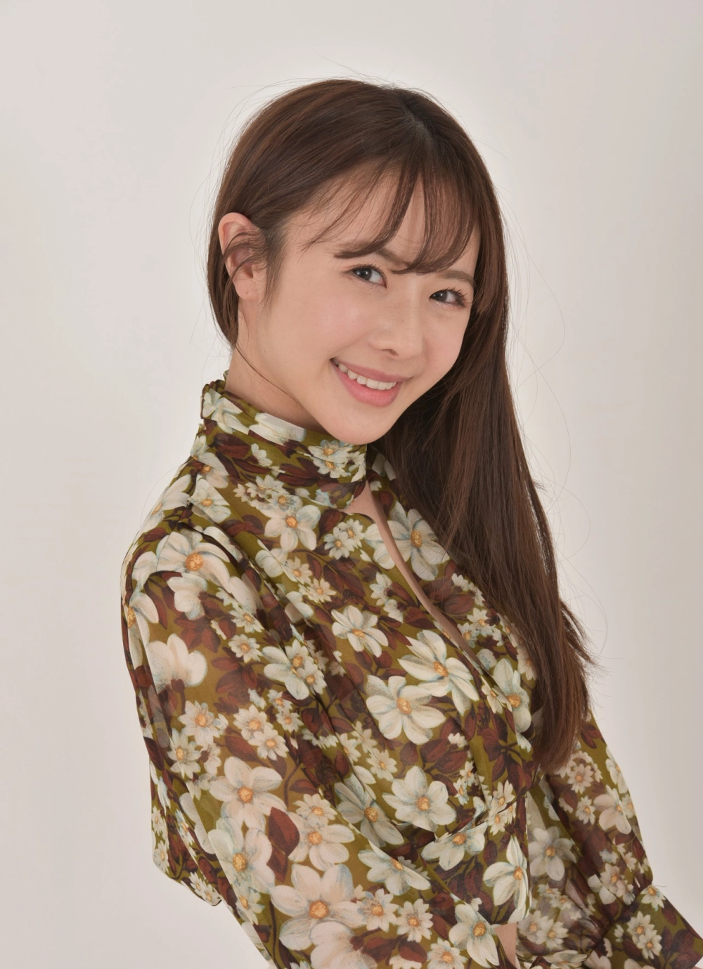 Rio Kuriyama tỏa sáng với nét gợi cảm đầy táo bạo và tự nhiên