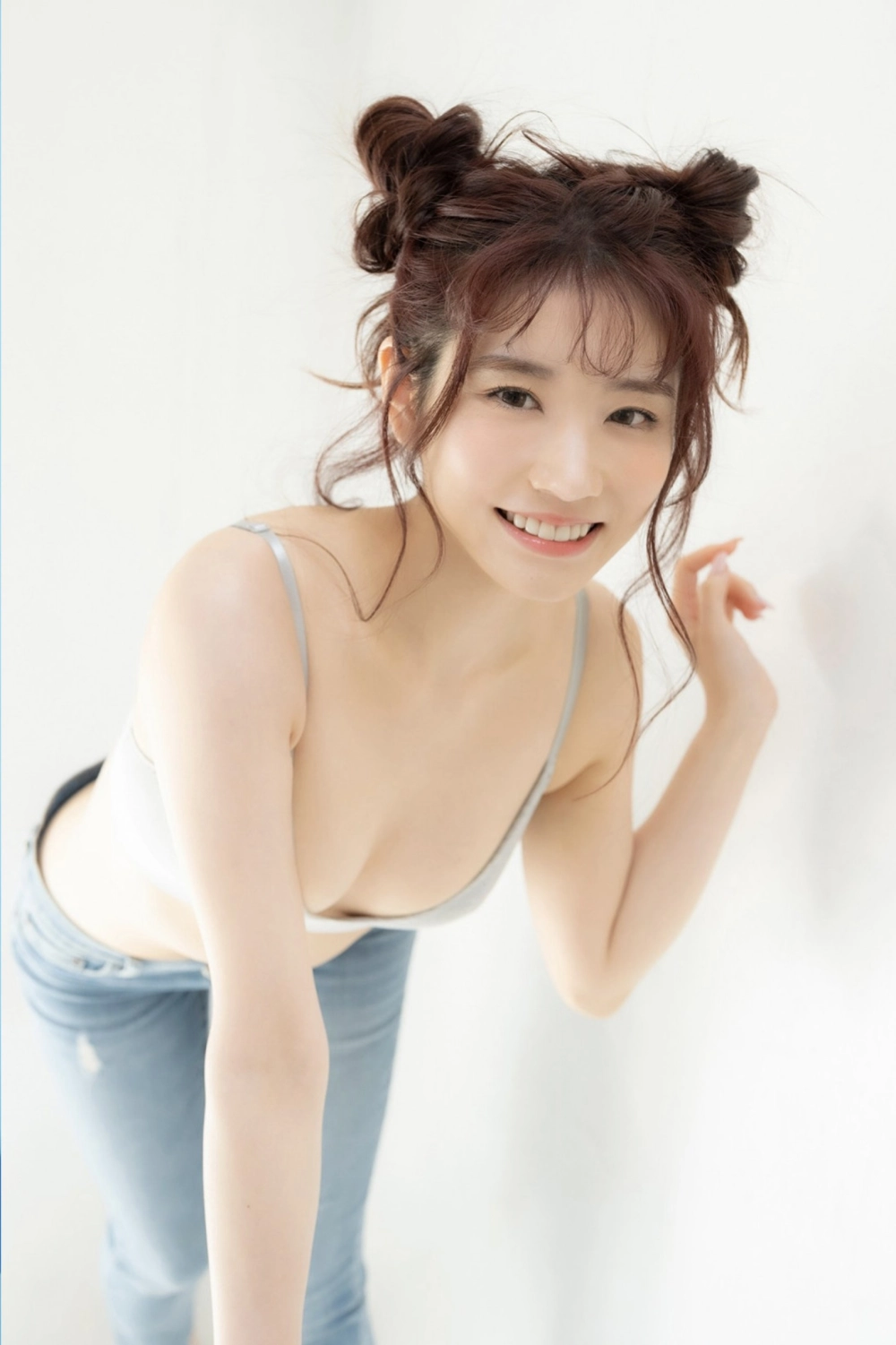 Saika Kawakita quyến rũ mọi ánh nhìn bằng đường cong hoàn hảo